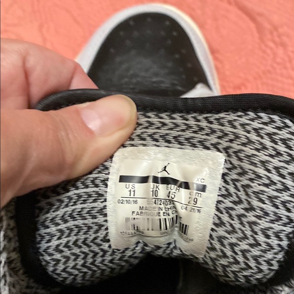 Nike Men's Black and White Sneakers - Picture 4 of 6